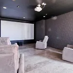 Hotel Menesse #327, Downtown *