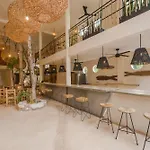 Koos Hotel