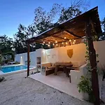 Tzunum Jade Lodge