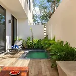 Private Pool. Near Beach & Town. Fast Internet.