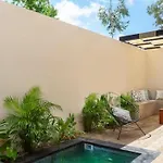 Private Pool. Near Beach & Town. Fast Internet.