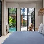 Jackpot Villa.4 Br-2 Private Pools.Near Beach/Town