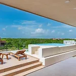 Amazing Rooftop 2Br 2Bathroom
