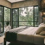 Kuotoch Jungle Retreat-chef & Yacht Villa *