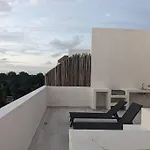 New Luxury Ph With Private Terrace & Plunge Pool