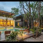 Jungle Treehouse *