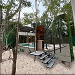 Jungle Treehouse *