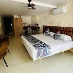 Hotel Retiro Maya Suites
