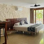 Retiro Maya Suites