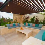 Apartamento 3br Penthouse With Private Rooftop And Jacuzzi And Club Access Tulum