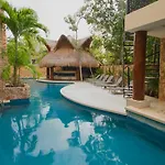 Apartamento 3br Penthouse With Private Rooftop And Jacuzzi And Club Access Tulum