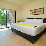 3br Penthouse With Private Rooftop And Jacuzzi And Club Access Apartamento Tulum
