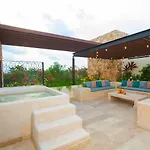 3br Penthouse With Private Rooftop And Jacuzzi And Club Access Apartamento Tulum