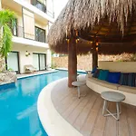 3br Penthouse With Private Rooftop And Jacuzzi And Club Access *