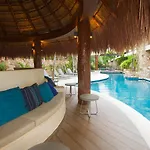 3br Penthouse With Private Rooftop And Jacuzzi And Club Access