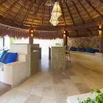 3Br Penthouse With Private Rooftop And Jacuzzi And Beach Club Access