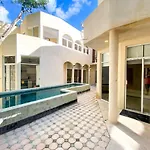 Mediterranean 4Br Villa With Pool For Family And Friends