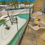 Sunny, Spacious&amazing Amenities *