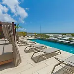 Premium Studio With Pool-Gym-Garden - Superb Location
