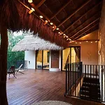 Exotic Villa For 10 People With Cenote-Style Pool