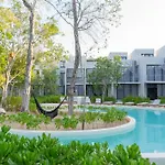 Selva Studios by Casago
