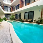 Boho Swim-Up Studio With Priv Pool, Terrace , Gym And Bar