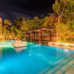 Private Rooftop 1br With Stunning Common Areas *
