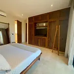 Villa Casa Laak, Luxury Villa, 5 Bedroom 7 Bt, Heated Pool