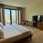 Casa Laak, Luxury Villa, 5 Bedroom 7 Bt, Heated Pool *