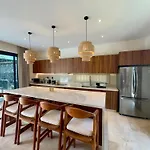 Villa Casa Laak, Luxury Villa, 5 Bedroom 7 Bt, Heated Pool *