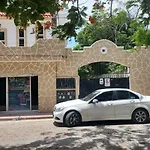 Cuartos Yax Muul