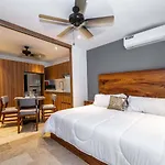 Сasa de vacaciones King With Private Balcony, Gym And Rooftop Pool *