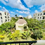 Tulum Zen Retreat, Prime Location And Amenities.