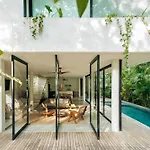 Casa Areca, Awarded Architectural Located In A Secured Gated Community, With Concierge Services *