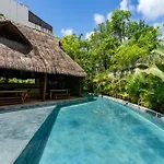 Sapphire - 2 Floors Condo With Private Roof And Pool & Beach Club Access