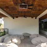 Apartment New 2 Bed And Bath - - Views To The Jungle