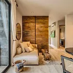 Art Design Loft With Pool, Big Gym, Spa, Hot Tub