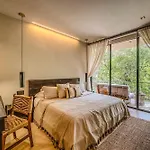 Art Design Loft With Pool, Big Gym, Spa, Hot Tub Tulum