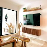 Jungle 10 Mins To Beaches Y Trendy Hotspots Apartamento