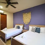 Apartamento Luxury Poolside Gem With Pool, Jacuzzi & Gym *