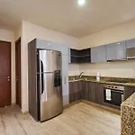 Apartamento Luxury Poolside Gem With Pool, Jacuzzi & Gym