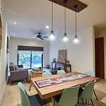 Luxury Poolside Gem With Pool, Jacuzzi & Gym Apartamento *