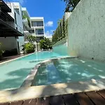 Caracol Garden Villa in Forest Nook