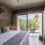 Luxury With Rooftop Pool, Gym, Padel Court, Art Installations & Shopping *