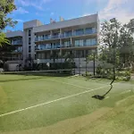 Luxury Studio With Rooftop Pool, Gym, Padel Court, Art Installations & Shopping