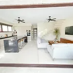 Villa Luxury House Tomanoa - 10pers - 4rooms - Pool - Hotjacuzzi - Speed Wifi -waterfall *