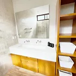 Luxury House Tomanoa - 10pers - 4rooms - Pool - Hotjacuzzi - Speed Wifi -waterfall Villa