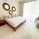 Luxury House Tomanoa - 10pers - 4rooms - Pool - Hotjacuzzi - Speed Wifi -waterfall Villa *