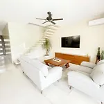 Villa Luxury House Tomanoa - 10pers - 4rooms - Pool - Hotjacuzzi - Speed Wifi -waterfall Tulum