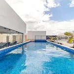 Holiday home Bright 1 Bd With Balcony